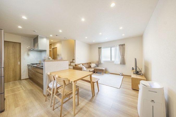 若竹町中古戸建 リビング 若竹町中古戸建 リビング