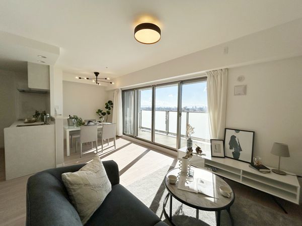 プラウド江坂サウスマーク リビング