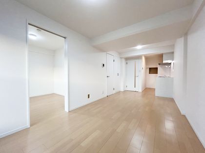 ネオハイツ江坂 リビング