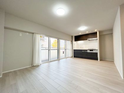 ファミリーコーポ緑地公園 リビング