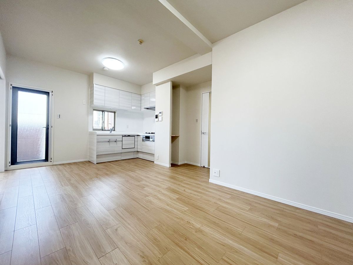 レイセニット江坂 リビング リビング