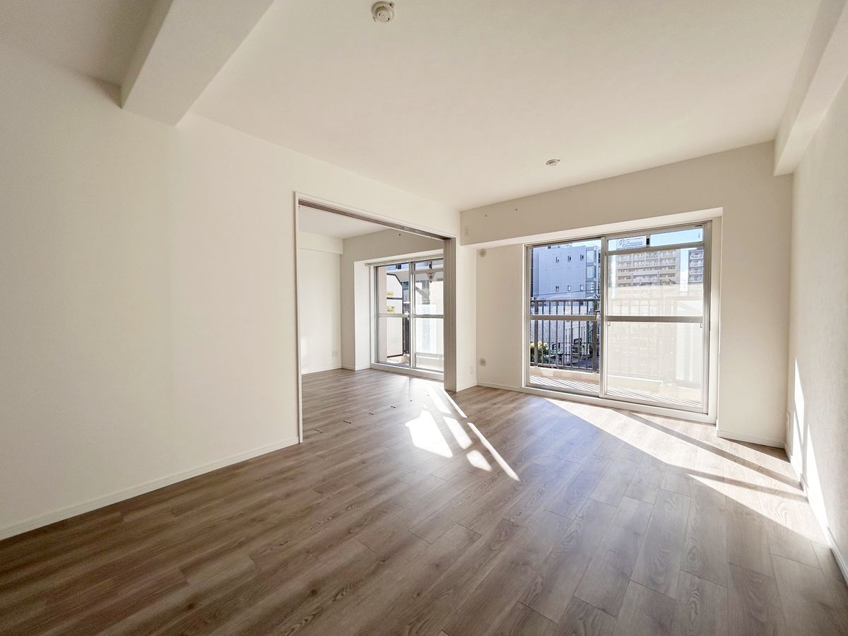 ユニライフ北大阪参号棟 リビング リビング