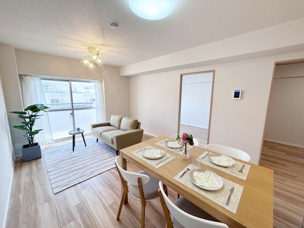 日商岩井第7緑地公園マンション リビング