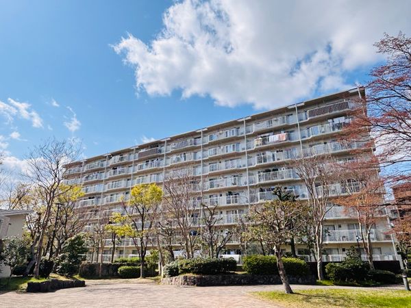江坂住宅 5号棟 外観 江坂住宅 5号棟 外観