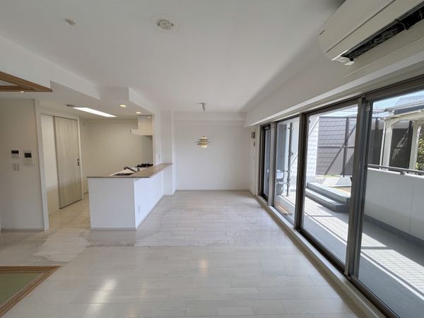 ヴィフ江坂垂水町 リビング ヴィフ江坂垂水町 リビング
