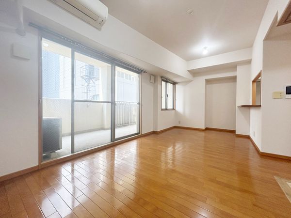 セントラル江坂広芝町 リビング