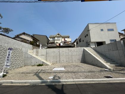 吹田市千里丘中 1号地 前面道路含む外観