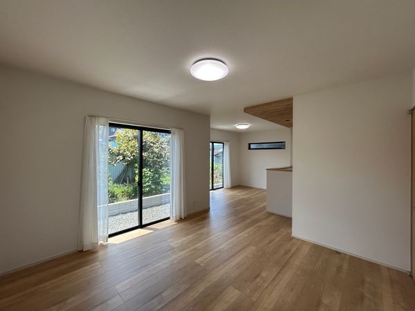 摂津市一津屋2丁目 B号地 リビング 摂津市一津屋2丁目 B号地 リビング