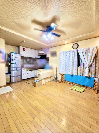 摂津市鳥飼新町2丁目 中古戸建 リビング 摂津市鳥飼新町2丁目 中古戸建 リビング