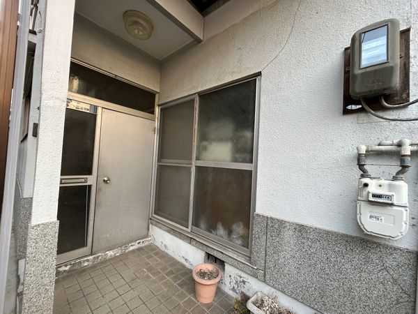 吹田市岸部南3丁目 中古戸建 玄関 玄関