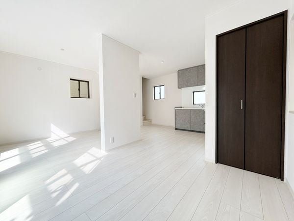 吹田市原町4丁目 中古戸建 リビング 吹田市原町4丁目 中古戸建 リビング