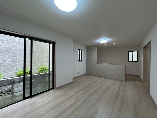 摂津市千里丘2丁目 新築 3号棟 リビング