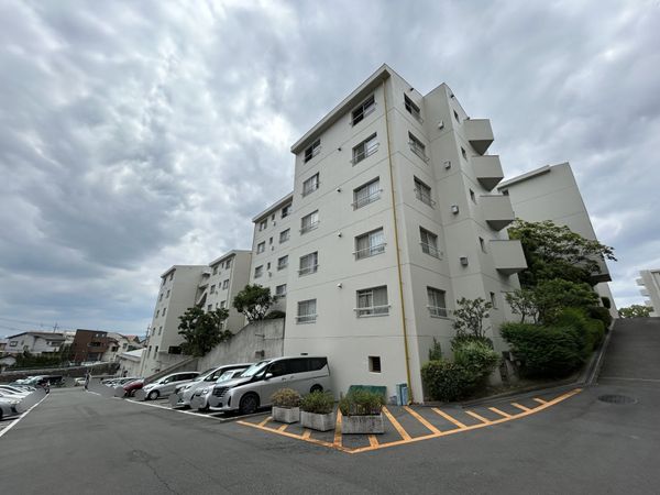 千里月見ヶ丘ハイツ A棟 外観 千里月見ヶ丘ハイツ A棟 外観