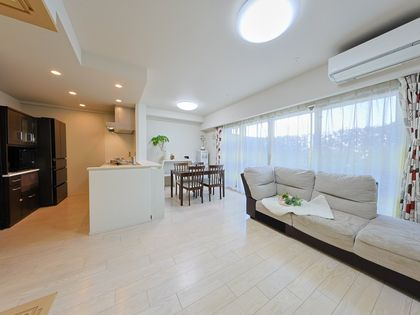 ミリカ・ガーデン リビング