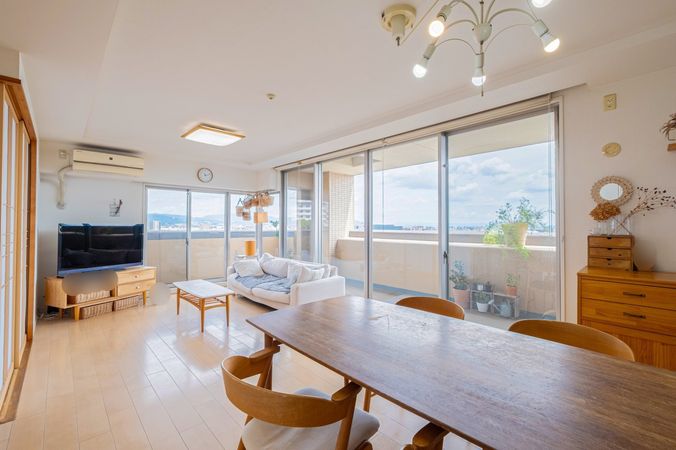 アリスト吹田新芦屋ヒルズ リビング