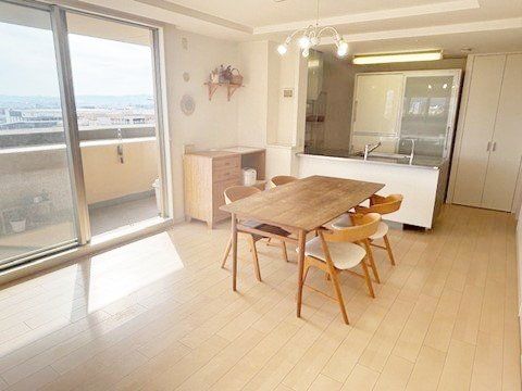 アリスト吹田新芦屋ヒルズ リビング