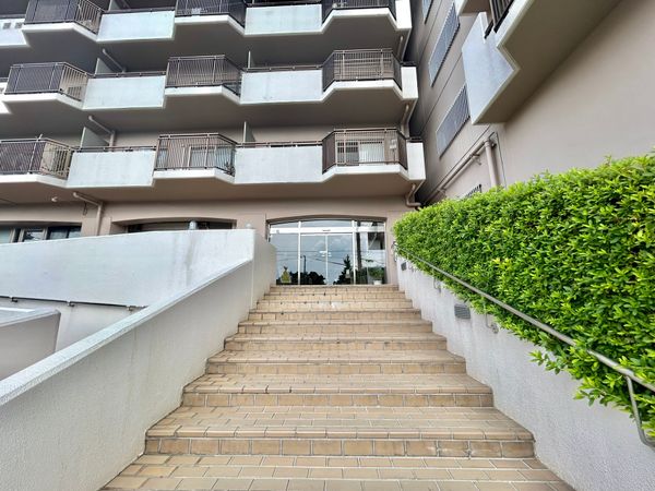青葉丘マンション エントランス 青葉丘マンション エントランス