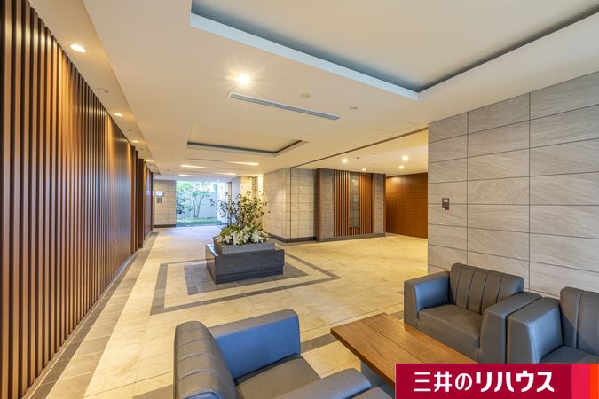 ローレルスクエア健都ザ・テラス エントランス