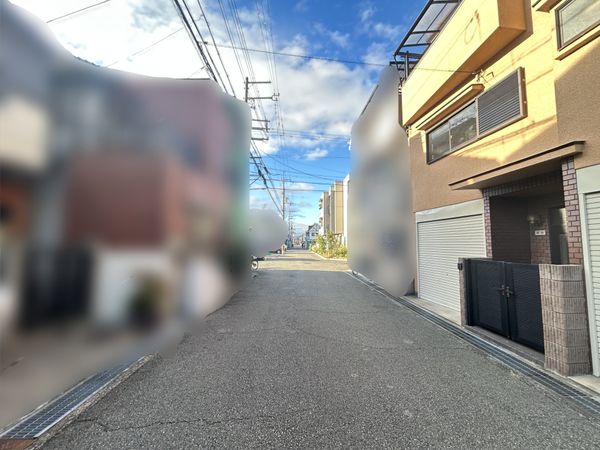 南武庫之荘8丁目 中古戸建 前面道路含む外観 南武庫之荘8丁目 中古戸建 前面道路含む外観