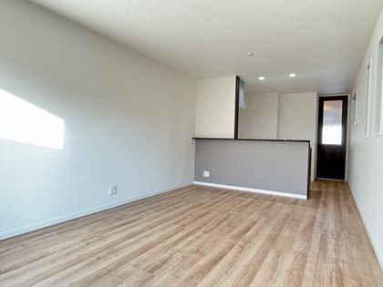 大庄北5丁目新築戸建 リビング