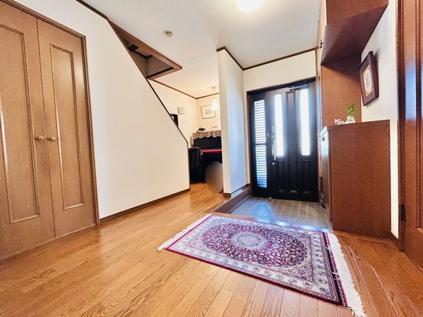 稲葉荘1丁目戸建 玄関