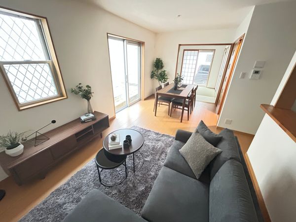 尼崎市南七松町2丁目 中古戸建 リビング 尼崎市南七松町2丁目 中古戸建 リビング