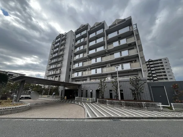 外観写真セントポリア武庫之荘　阪急神戸線「武庫之荘」駅　徒歩4分