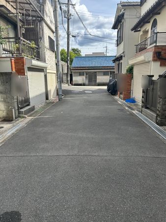 前面道路含む外観