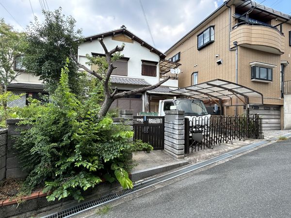 前面道路含む外観