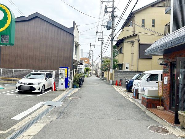 前面道路含む外観