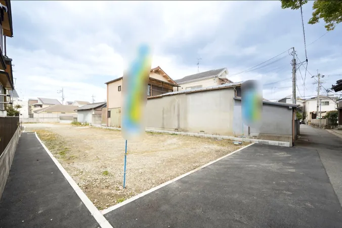 前面道路を含む外観