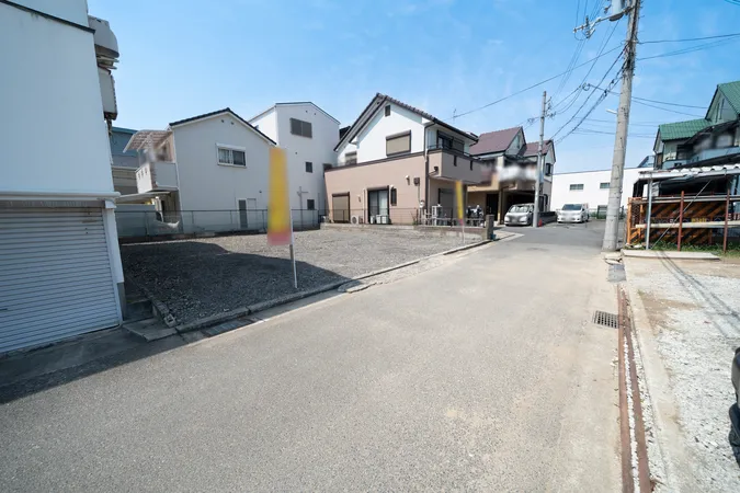 前面道路を含む外観