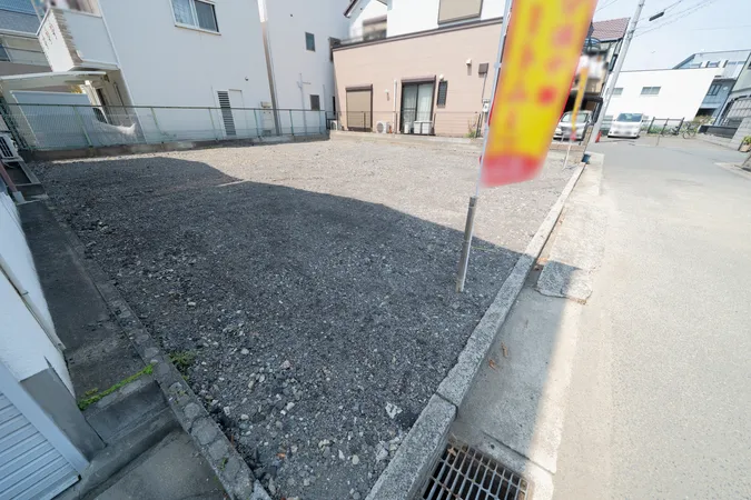 前面道路を含む外観