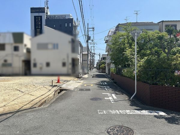 大阪府東大阪市桜町 前面道路含む外観 前面道路含む外観