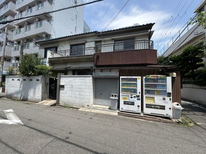 大阪府東大阪市荒川1丁目 前面道路含む外観