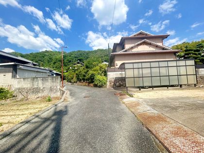 柏原市山ノ井町 前面道路含む外観 前面道路含む外観