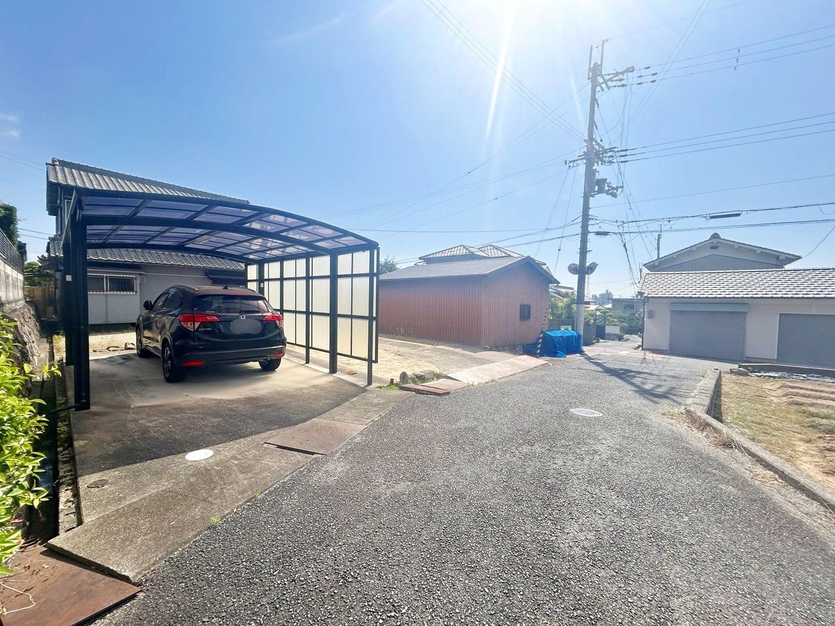 柏原市山ノ井町 前面道路含む外観 前面道路含む外観