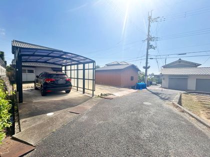 柏原市山ノ井町 前面道路含む外観 前面道路含む外観