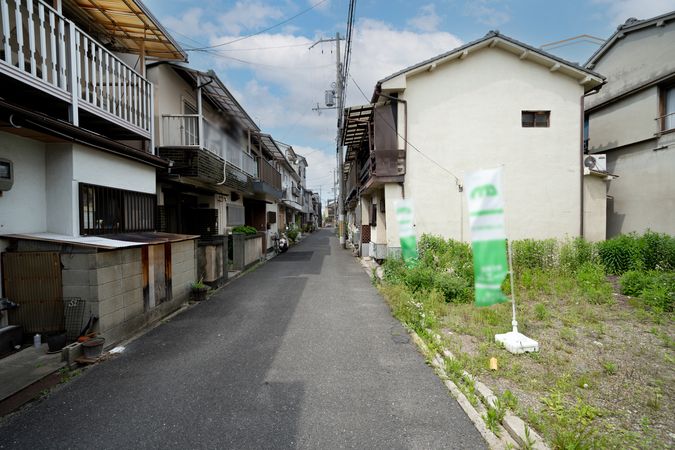 大阪府東大阪市旭町 前面道路含む外観