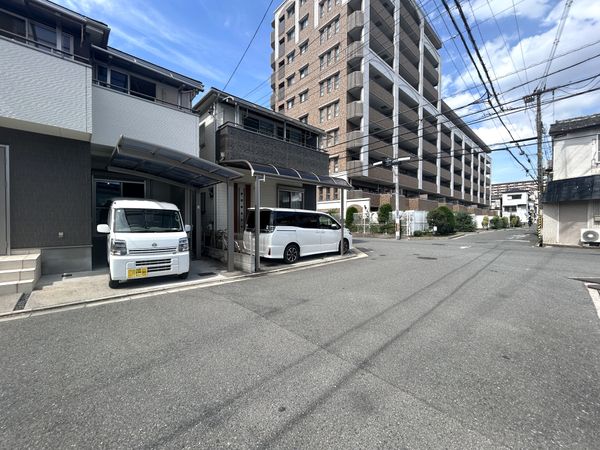 前面道路含む外観