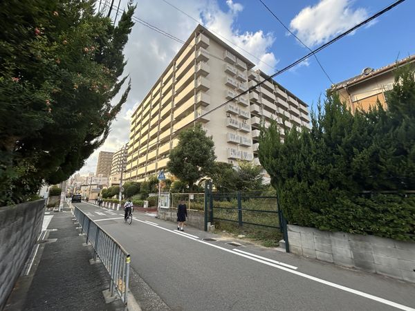 コスモハイツ小阪 外観 コスモハイツ小阪 外観