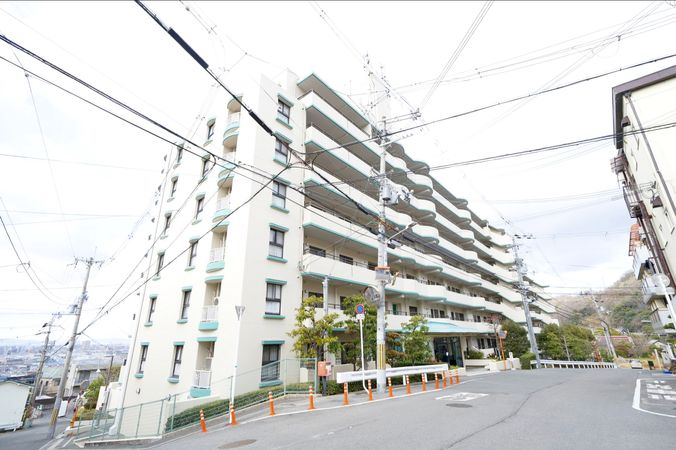ディオフェルティ石切 外観