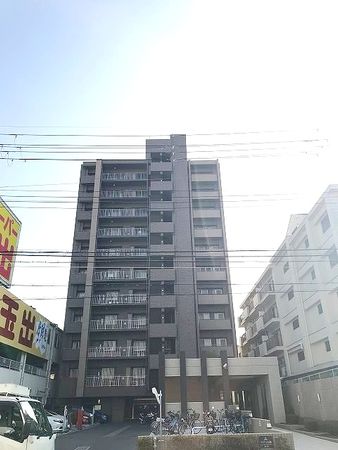 サーパス小阪 外観