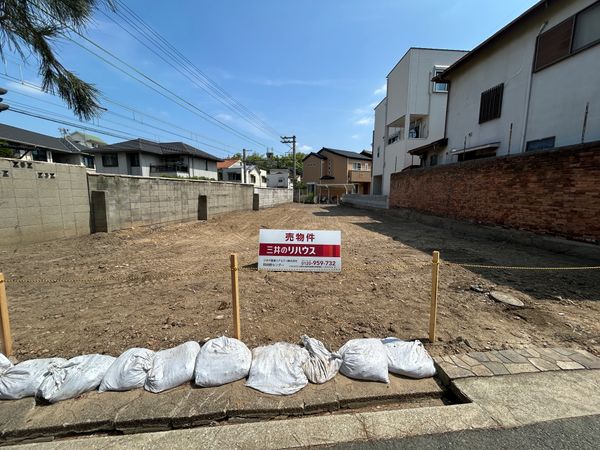 大阪市西成区天神ノ森二丁目土地 前面道路含む外観