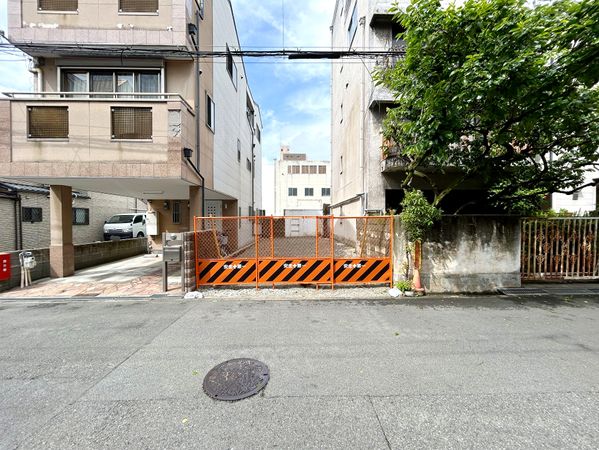 前面道路含む外観