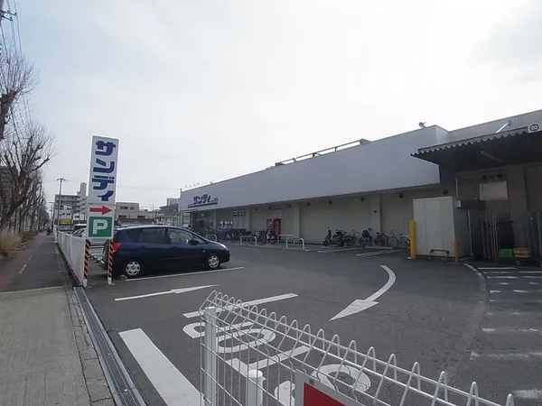 徒歩6分。