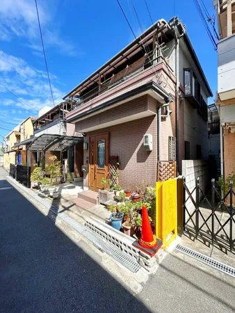 外観写真平成13年10月築の2階建てのお家です。