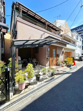 外観写真平成13年10月築の2階建てのお家です。