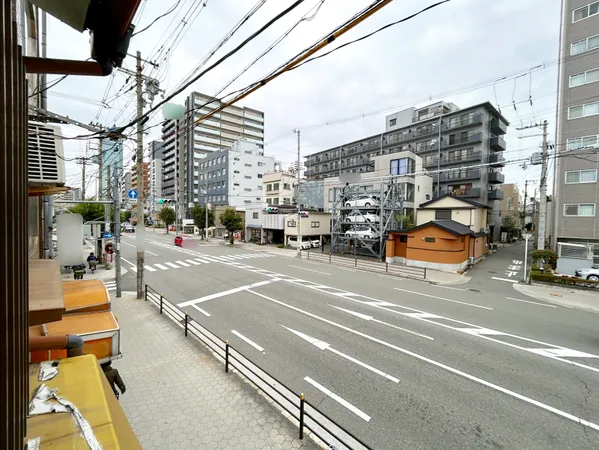 2階東側洋室の窓から北東方向を望む