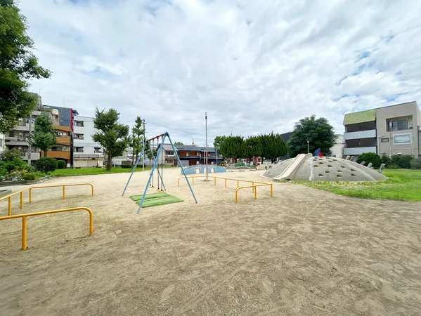 玉出公園徒歩1分（約60ｍ）